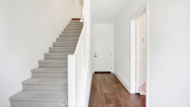 Detail Gallery Image 2 of 38 For 16372 Moonstone Cir, Tustin,  CA 92782 - 3 Beds | 3/1 Baths