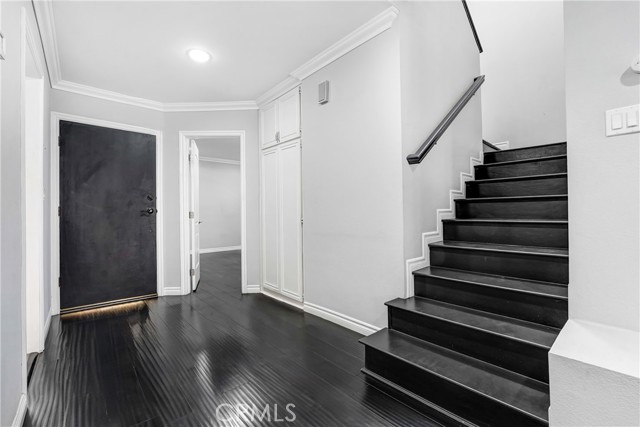 Detail Gallery Image 2 of 24 For 5243 Yarmouth #31,  Encino,  CA 91316 - 3 Beds | 2/1 Baths