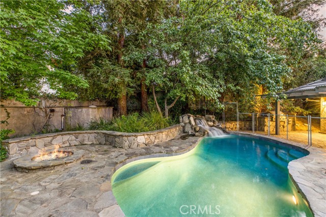 6032 County Oak Road, Woodland Hills CA: https://media.crmls.org/medias/7eb305b3-8518-4f95-bf84-813d54103bbc.jpg