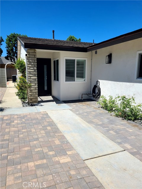 Detail Gallery Image 3 of 29 For 830 Ponderosa St, Orange,  CA 92866 - 2 Beds | 2 Baths