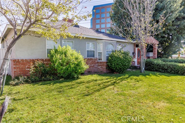 Detail Gallery Image 4 of 66 For 124 N Naomi, Burbank,  CA 91505 - 4 Beds | 3 Baths