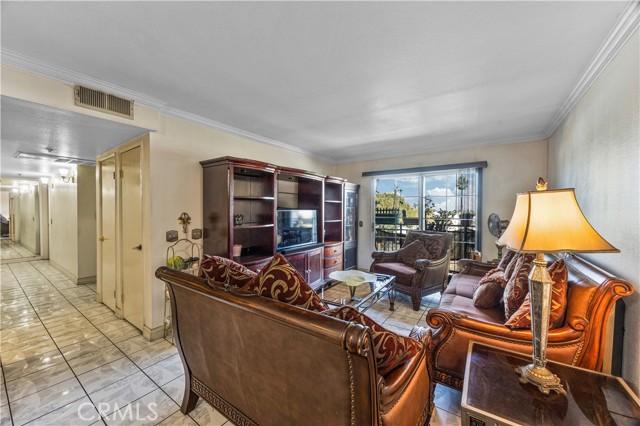 Detail Gallery Image 26 of 41 For 7018 Rita Ave #404,  Huntington Park,  CA 90255 - 3 Beds | 2 Baths