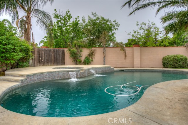 Detail Gallery Image 7 of 65 For 1507 Cromerton, Bakersfield,  CA 93311 - 5 Beds | 2/1 Baths