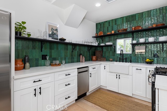 1217 Avenue 56, Highland Park CA: https://media.crmls.org/medias/7eb64ffa-3d52-4d64-b564-c45180300d6a.jpg