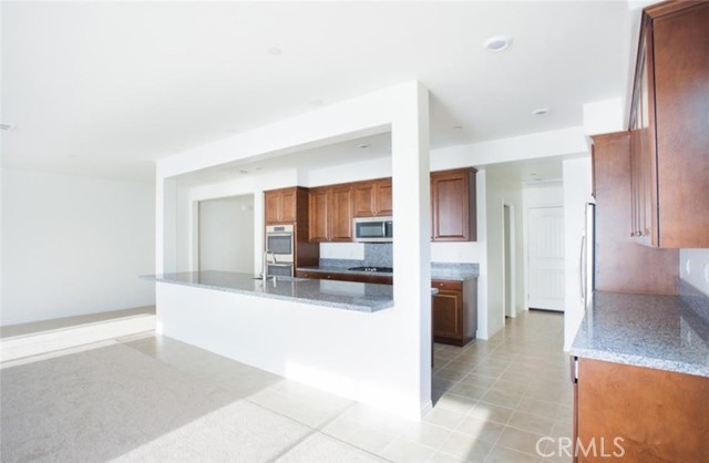 Detail Gallery Image 8 of 32 For 5336 Cormorant, Jurupa Valley,  CA 91752 - 6 Beds | 4/1 Baths