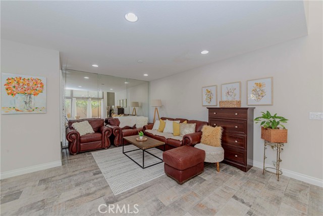 19 Las Cruces, Irvine CA: https://media.crmls.org/medias/7eb66380-9371-47e1-8a20-b8047a446bd5.jpg