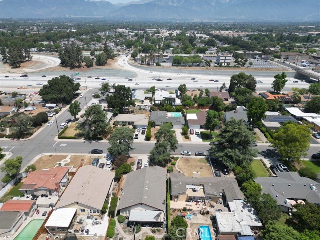 319 E Deodar Street, Ontario CA: https://media.crmls.org/medias/7eb73c7b-bd1a-48df-ab3e-48b9479571b5.jpg