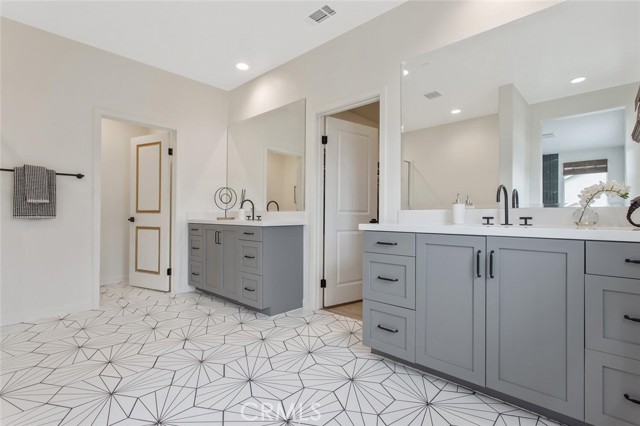 Detail Gallery Image 35 of 68 For 28590 Daybreak Way, Saugus,  CA 91350 - 3 Beds | 2/1 Baths