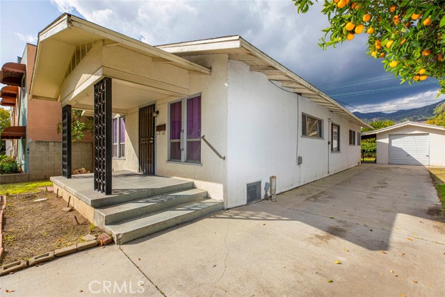561 Palm Drive photo 4