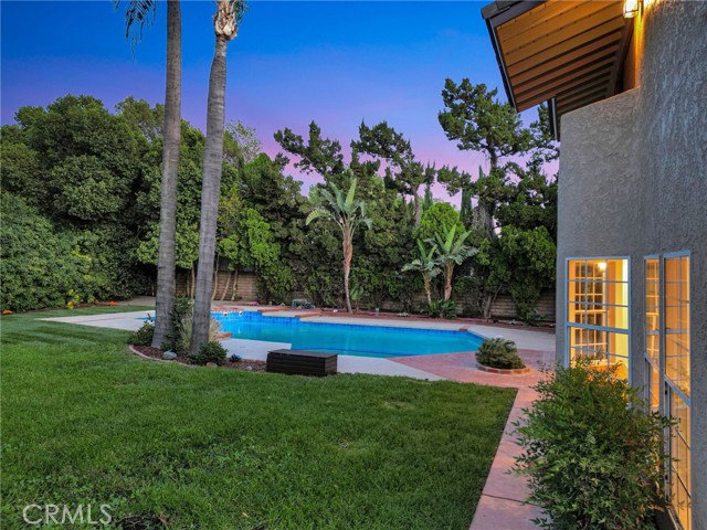 10938 Remmet Avenue, Chatsworth CA: https://media.crmls.org/medias/7eb7ccaa-f42d-49e2-876f-ee9cab2d819a.jpg