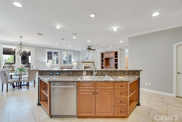 Detail Gallery Image 24 of 75 For 303 Sunburst Ln, Corona,  CA 92879 - 6 Beds | 4/2 Baths