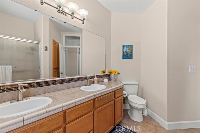 17 Pleasant Oak Lane, Oroville CA: https://media.crmls.org/medias/7eb8990b-366c-4e66-965b-690df07a7a00.jpg