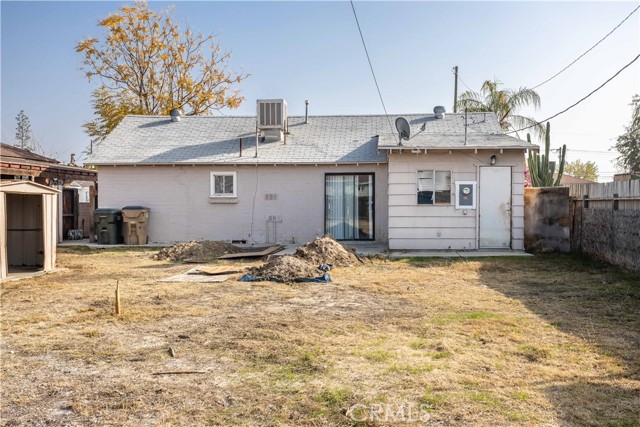 Detail Gallery Image 17 of 19 For 809 Caylor St, Bakersfield,  CA 93304 - 2 Beds | 1 Baths