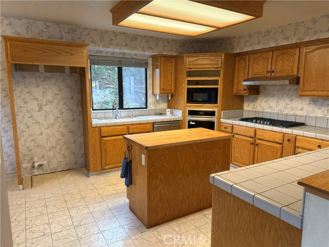 Detail Gallery Image 6 of 24 For 1413 Las Encinas, Los Osos,  CA 93402 - 4 Beds | 2/1 Baths