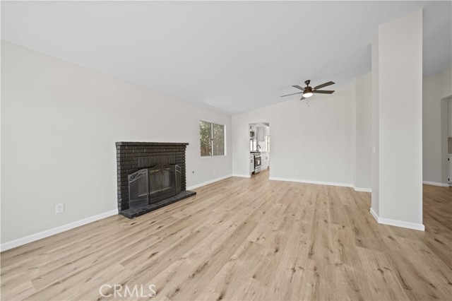 Detail Gallery Image 4 of 30 For 43906 Broadwater Ave, Lancaster,  CA 93535 - 3 Beds | 2 Baths