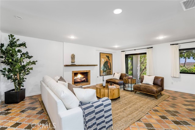 24743 Vantage Point Terrace, Malibu CA: https://media.crmls.org/medias/7eba9ff8-d4b9-4676-b30f-d56c40cda17a.jpg
