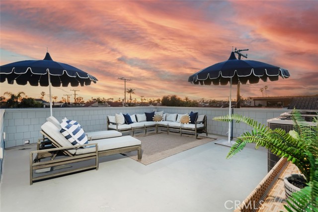 Detail Gallery Image 62 of 75 For 153 Granada Ave, Long Beach,  CA 90803 - 5 Beds | 4 Baths