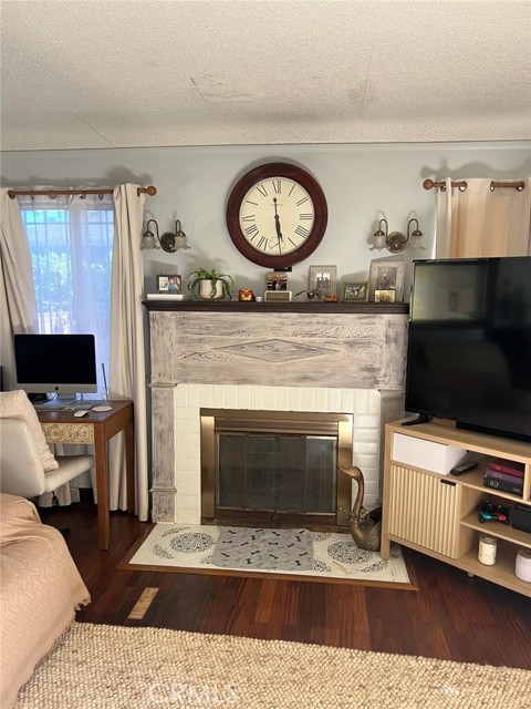 9312 Garden View Avenue, South Gate CA: https://media.crmls.org/medias/7ebb68ca-a7d8-473d-b1a3-487228431ad5.jpg