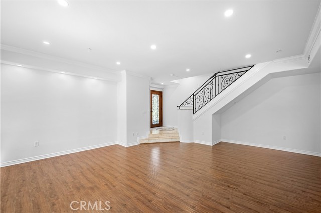 345 W Loraine Street, Glendale CA: https://media.crmls.org/medias/7ebb6f53-7f59-4029-b675-5bf64e89f369.jpg