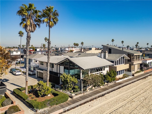 Detail Gallery Image 56 of 70 For 2 Laguna Pl, Long Beach,  CA 90803 - 4 Beds | 4 Baths