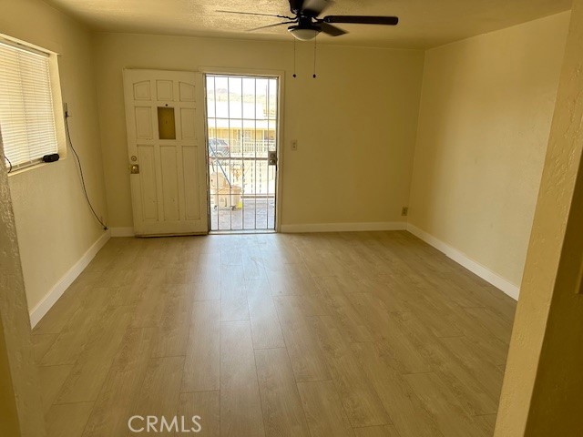 112 E Cottage Street, Barstow CA: https://media.crmls.org/medias/7ebc0e61-cccd-4527-8526-1a024559e870.jpg