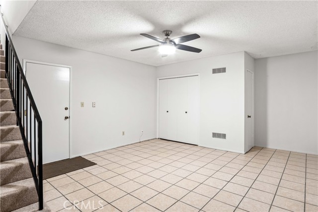 Bonus room, perfect for a gym or office!