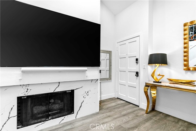 456 E San Jose Avenue, Burbank CA: https://media.crmls.org/medias/7ebc4d1d-7c23-4edd-a386-d9a973935d58.jpg