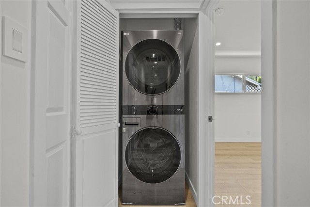 Detail Gallery Image 17 of 33 For 20356 Gresham St, Los Angeles,  CA 91306 - 4 Beds | 2/1 Baths