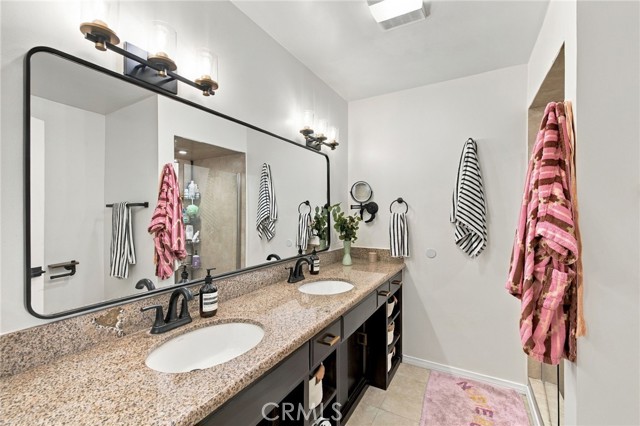 10240 Camarillo, 115 photo 16