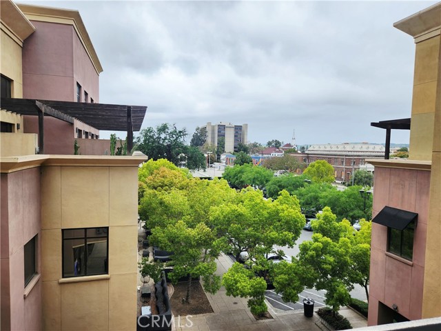 101 W Mission Boulevard, Pomona CA: https://media.crmls.org/medias/7ebcecd8-c5e0-4e9c-9ecd-63413c3914e1.jpg