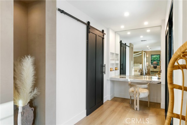 Detail Gallery Image 26 of 75 For 22269 Avenue San Luis, Woodland Hills,  CA 91364 - 5 Beds | 5/1 Baths