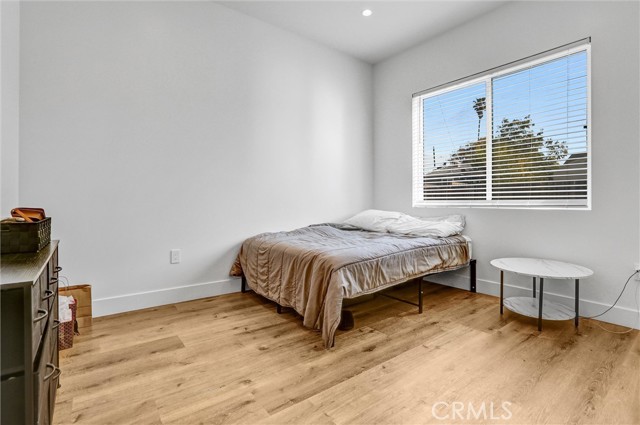 Detail Gallery Image 13 of 17 For 6904 Corbin Ave, Reseda,  CA 91335 - 2 Beds | 2 Baths