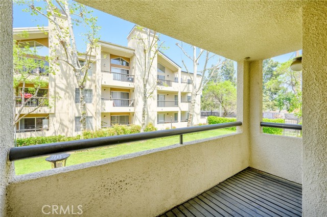 Detail Gallery Image 23 of 29 For 21450 Burbank Bld #110,  Woodland Hills,  CA 91367 - 2 Beds | 2 Baths