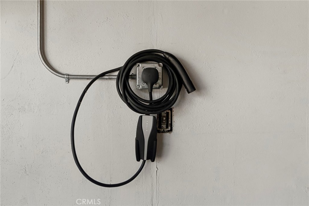https://media.crmls.org/medias/7ebec8d5-0ea5-47ba-a2f0-b230b58d7033.jpg?preset=X-Large