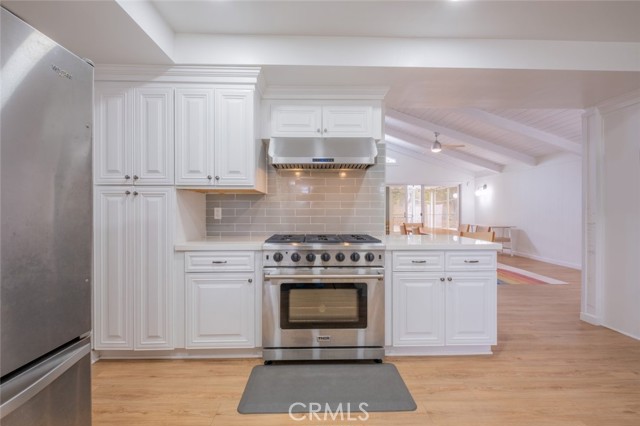 Detail Gallery Image 13 of 32 For 23100 Mulholland Dr, Woodland Hills,  CA 91364 - 4 Beds | 2 Baths