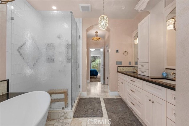 13715 E Nebraska Avenue, Kingsburg CA: https://media.crmls.org/medias/7ebf4093-3284-4c42-87c1-00c13d3fbdb9.jpg