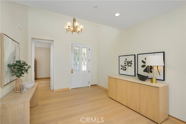 3318 Durham Court, Burbank CA: https://media.crmls.org/medias/7ebf7be7-aa9f-4bd9-aa0c-16cdded3ac35.jpg