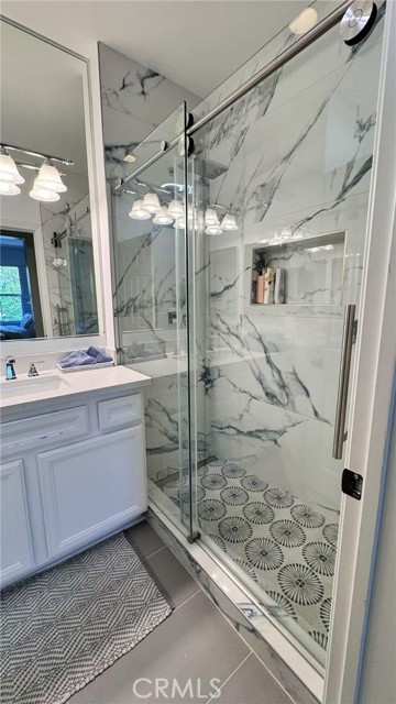 120 Jadestone, Irvine CA: https://media.crmls.org/medias/7ebfd09a-192d-4797-a680-583851e7f464.jpg