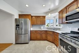https://media.crmls.org/medias/7ec1218b-8fa2-4432-afc0-74e537938d53.jpg?preset=X-Large