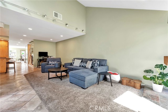 626 9th Street, Huntington Beach CA: https://media.crmls.org/medias/7ec1a252-36e0-4084-8fbe-b8841683e414.jpg