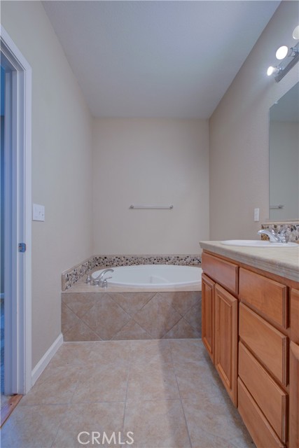 Detail Gallery Image 7 of 39 For 749 Newton Ct, Merced,  CA 95348 - 4 Beds | 2 Baths