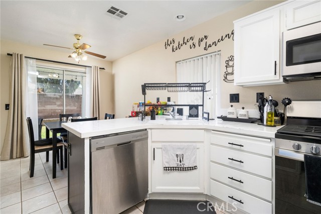 Detail Gallery Image 11 of 30 For 2207 Glenwood Ave, Hemet,  CA 92545 - 3 Beds | 2 Baths