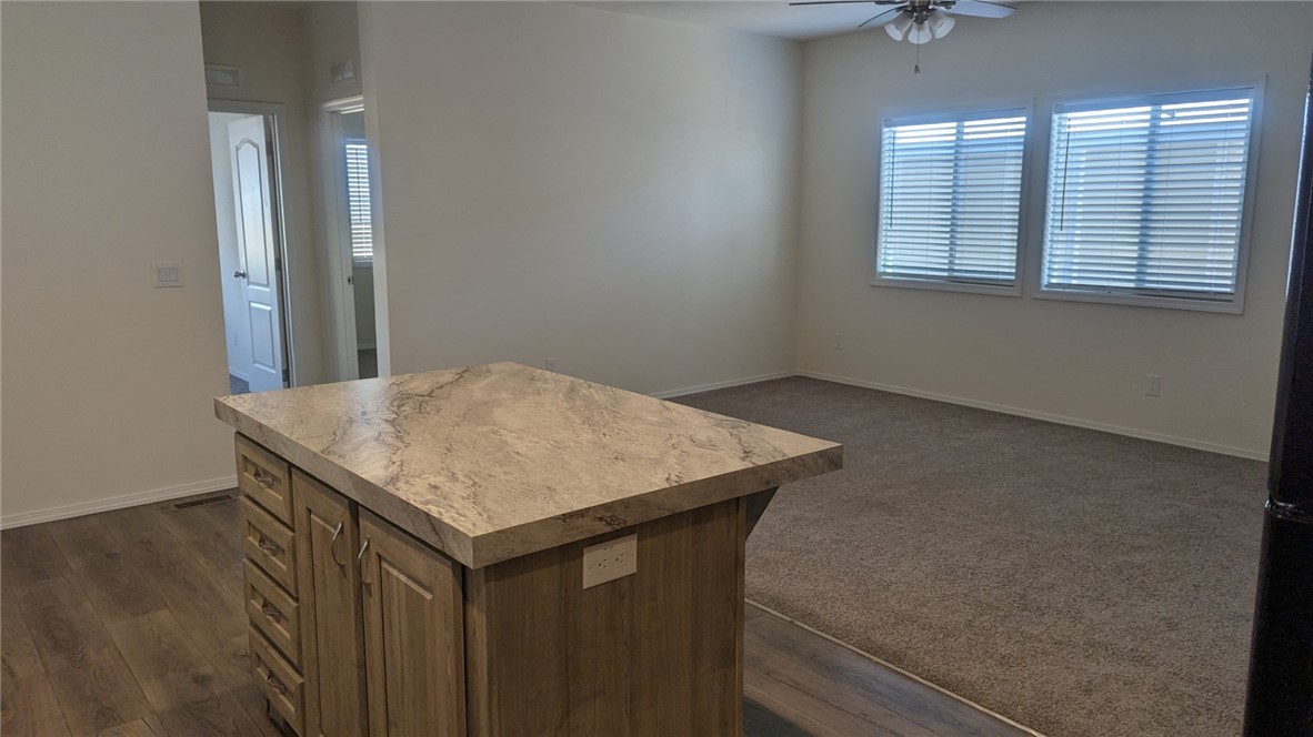 Detail Gallery Image 6 of 18 For 1354 Elliot Rd #22,  Paradise,  CA 95969 - 3 Beds | 2 Baths