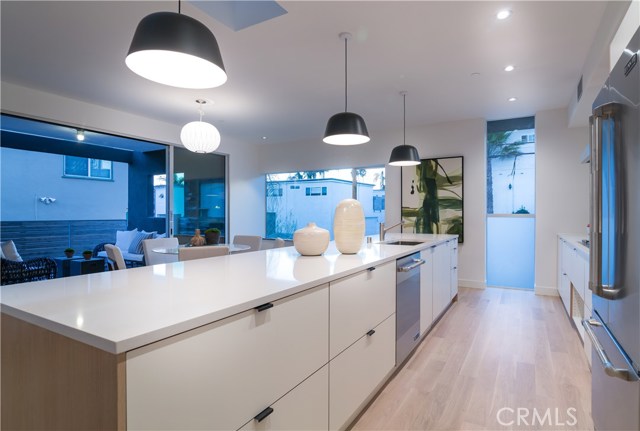 1150 Rowell Avenue, Manhattan Beach, California 90266, 3 Bedrooms Bedrooms, ,2 BathroomsBathrooms,Residential,Sold,Rowell,SB17002939