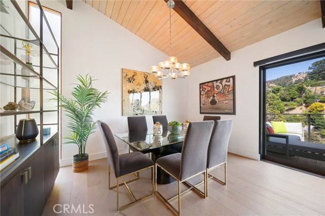 2522 Zorada Drive, Los Angeles CA: https://media.crmls.org/medias/7ec39151-26ba-4da3-8c57-83848f186658.jpg