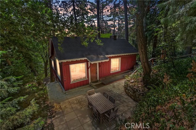 Detail Gallery Image 1 of 30 For 985 Coulter Pine Rd, Crestline,  CA 92325 - 2 Beds | 1 Baths