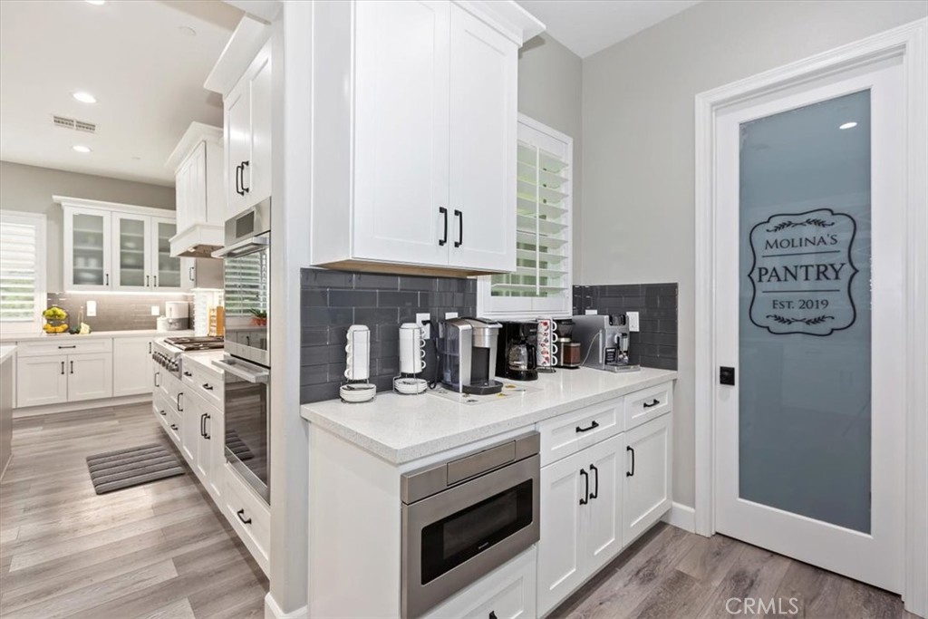 https://media.crmls.org/medias/7ec46970-ce04-4760-bfee-cb443c20204a.jpg?preset=X-Large