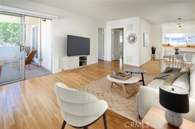 Image 3 for 11121 Queensland St #D36, Los Angeles, CA 90034