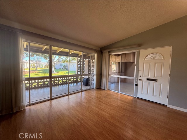 Detail Gallery Image 6 of 46 For 13160 Nassau Dr 211h,  Seal Beach,  CA 90740 - 2 Beds | 1 Baths