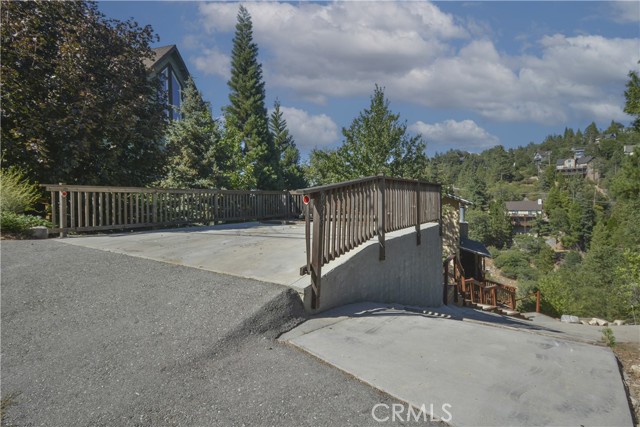 929 Trinity Drive, Lake Arrowhead CA: https://media.crmls.org/medias/7ec56177-3510-4025-b825-7c5b8fd28068.jpg